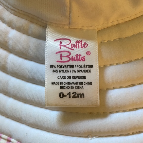 Ruffle butt pink and white infant hat - Picture 7 of 9